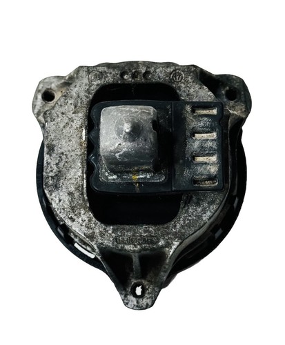 Front engine left side - side, mount